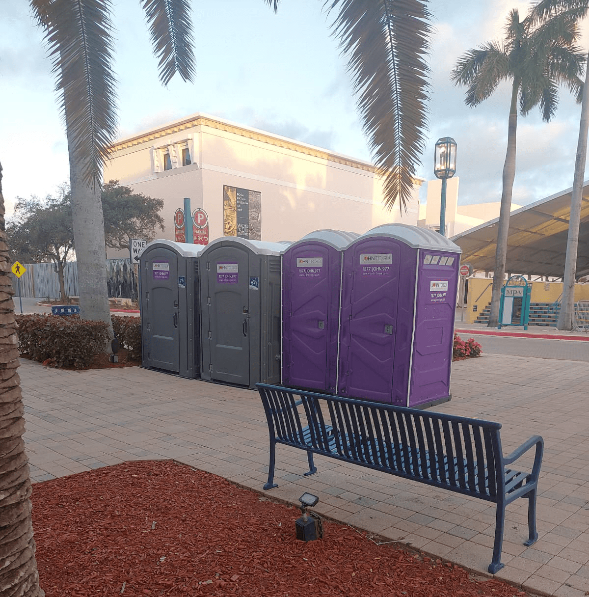 Portable toilet for movie sets